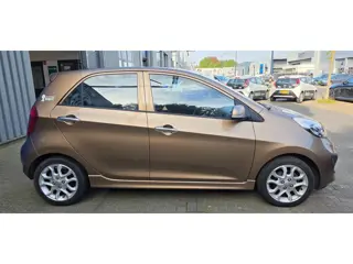 Foto 14 van Kia Picanto 1.2 85PK VOL AUTOMAAT UNIEK 33000KM! Veel opties!