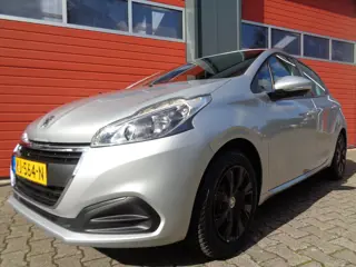 Foto 19 van Peugeot 208 1.2 PureTech Active Airco Cruise Navi 5DRS NL-Auto
