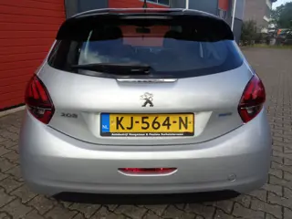 Foto 16 van Peugeot 208 1.2 PureTech Active Airco Cruise Navi 5DRS NL-Auto