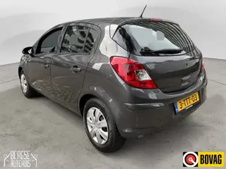 Foto 18 van Opel Corsa 1.2 16V Cosmo Airco Elek. Ramen Facelift