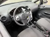 Foto 29 van Opel Corsa 1.2 16V Cosmo Airco Elek. Ramen Facelift