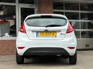 Foto 14 van Ford Fiesta Titanium 1.25 82 pk - climate - parkpilot - zuinig!