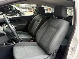 Foto 11 van Ford Fiesta Titanium 1.25 82 pk - climate - parkpilot - zuinig!