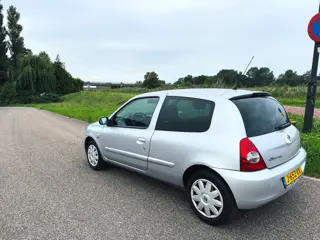 Foto 11 van Renault Clio 1.2-16V Exception