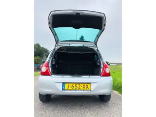 Foto 10 van Renault Clio 1.2-16V Exception