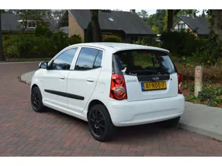 Foto 17 van Kia Picanto 1.0 Seven Org NL/NAP/nw distributie + koppeling