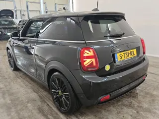 Foto 13 van Mini Electric Cooper 33 kWh 184pk Yours | SOH 98% | Leder | CarPlay | Navi | Stoelverwarming | Getin