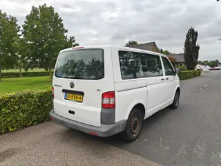 Foto 13 van Volkswagen Transporter Kombi 9 prs 2.0 TDI L1H1 Trendline AIRCO BJ 2010