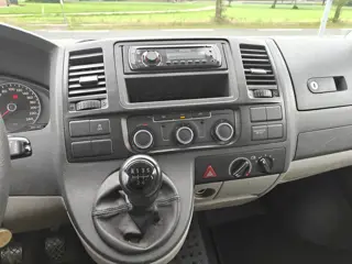 Foto 17 van Volkswagen Transporter Kombi 9 prs 2.0 TDI L1H1 Trendline AIRCO BJ 2010