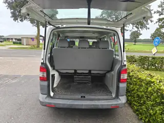 Foto 11 van Volkswagen Transporter Kombi 9 prs 2.0 TDI L1H1 Trendline AIRCO BJ 2010