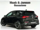 Foto 23 van Volkswagen Golf 1.5 eTSI R-Line Edition - Inc BTW - ACC - Camera
