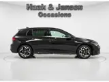 Foto 27 van Volkswagen Golf 1.5 eTSI R-Line Edition - Inc BTW - ACC - Camera