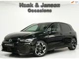 Foto 21 van Volkswagen Golf 1.5 eTSI R-Line Edition - Inc BTW - ACC - Camera