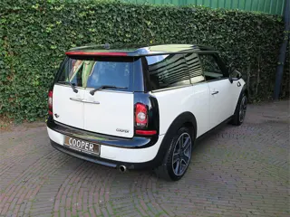 Foto 20 van MINI Clubman 1.6 Cooper Chili R55 Youngtimer, Pano.dak, clima, BT en 17"