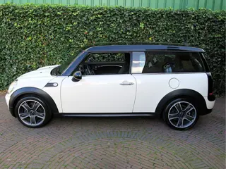 Foto 16 van MINI Clubman 1.6 Cooper Chili R55 Youngtimer, Pano.dak, clima, BT en 17"