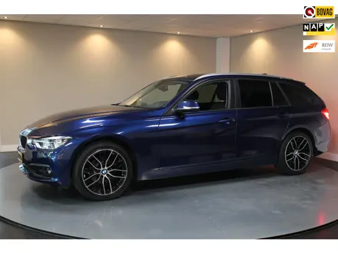 BMW 3-serie Touring 318i Executive *Automaat* 2de Eigenaar|Dealer OH|Trekhaak|Cruise|Navi|PDC|18''Ve