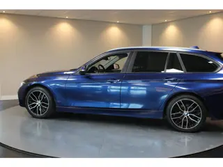 Foto 12 van BMW 3-serie Touring 318i Executive *Automaat* 2de Eigenaar|Dealer OH|Trekhaak|Cruise|Navi|PDC|18''Ve