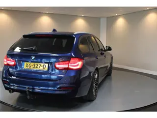 Foto 15 van BMW 3-serie Touring 318i Executive *Automaat* 2de Eigenaar|Dealer OH|Trekhaak|Cruise|Navi|PDC|18''Ve