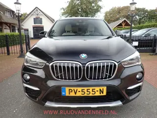 Foto 11 van BMW X1 xDrive20i PANODAK / HEAD-UP / SPORTLEER / BLUETOOTH