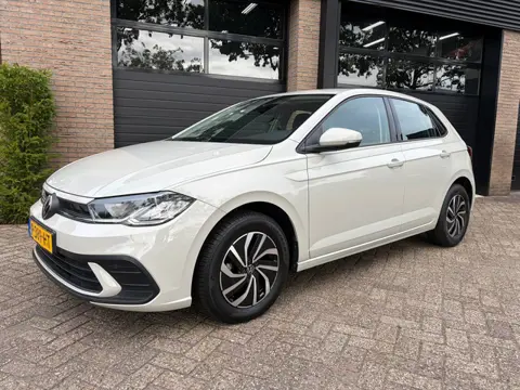 Volkswagen Polo 1.0 TSI Life virtual cockpit Carplay