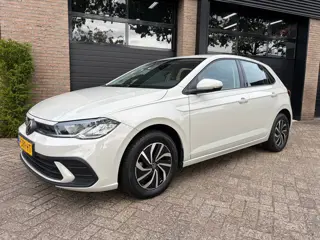 Volkswagen Polo 1.0 TSI Life virtual cockpit Carplay