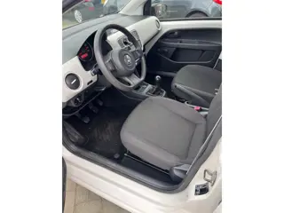 Foto 13 van Volkswagen up! 1.0 take up! BlueMotion airco (bj 2012)