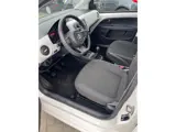 Foto 21 van Volkswagen up! 1.0 take up! BlueMotion airco (bj 2012)
