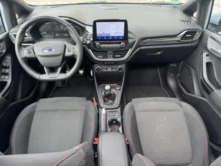 Foto 14 van Ford Fiesta 1.0 EcoBoost Hybrid ST-Line | B&O Audio | Panoramadak | Stoelverwarming | Camera |
