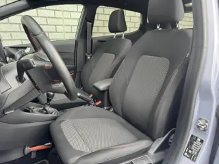 Foto 18 van Ford Fiesta 1.0 EcoBoost Hybrid ST-Line | B&O Audio | Panoramadak | Stoelverwarming | Camera |