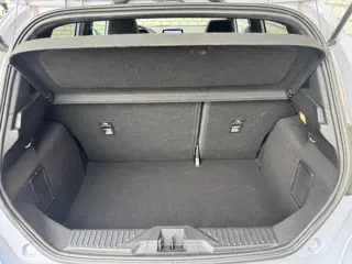 Foto 20 van Ford Fiesta 1.0 EcoBoost Hybrid ST-Line | B&O Audio | Panoramadak | Stoelverwarming | Camera |