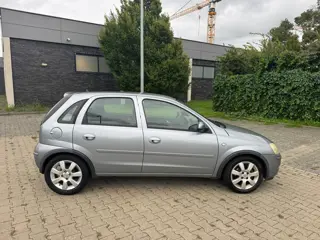 Foto 11 van Opel Corsa 1.4-16V Full Rhythm