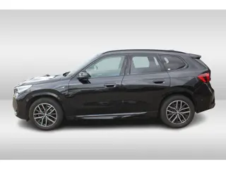 Foto 14 van BMW X1 sDrive18i Apple Carplay/Android Auto l Lederen bekleding l Hemelbekleding donker l Lichtmetal
