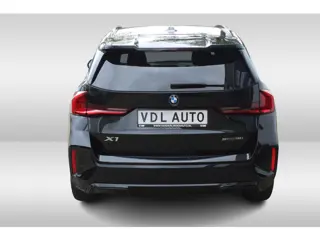 Foto 16 van BMW X1 sDrive18i Apple Carplay/Android Auto l Lederen bekleding l Hemelbekleding donker l Lichtmetal