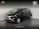 Foto 22 van Toyota Aygo 1.0 VVT-i x-play | Achteruitrijcamera | Airco | Lage km stand |