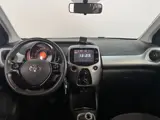 Foto 23 van Toyota Aygo 1.0 VVT-i x-play | Achteruitrijcamera | Airco | Lage km stand |