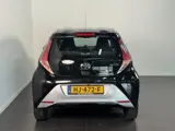 Foto 29 van Toyota Aygo 1.0 VVT-i x-play | Achteruitrijcamera | Airco | Lage km stand |