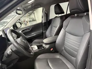 Foto 11 van Toyota RAV4 2.5 Hybrid Dynamic Style pakket, Lederen stoelen en elektrisch verstelbare stoele, stuur