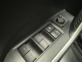 Foto 14 van Toyota RAV4 2.5 Hybrid Dynamic Style pakket, Lederen stoelen en elektrisch verstelbare stoele, stuur