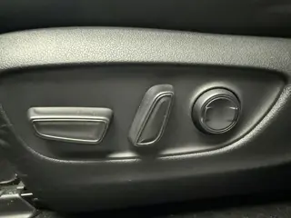 Foto 15 van Toyota RAV4 2.5 Hybrid Dynamic Style pakket, Lederen stoelen en elektrisch verstelbare stoele, stuur