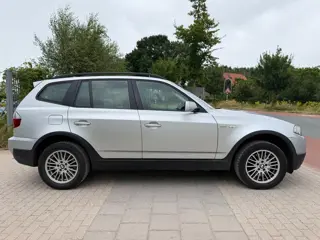 Foto 16 van BMW X3 2.0i Introduction