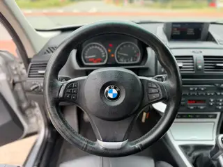 Foto 20 van BMW X3 2.0i Introduction