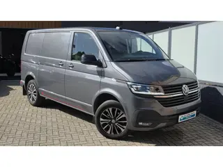 Foto 14 van Volkswagen Transporter 2.0 TDI L1H1 GB Highline Edition 2