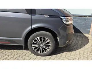 Foto 16 van Volkswagen Transporter 2.0 TDI L1H1 GB Highline Edition 2