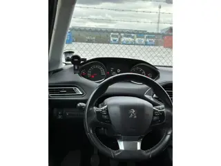 Foto 13 van Peugeot 308 1.2 VTi Active NAVI - AIRCO - NWE DISTRU