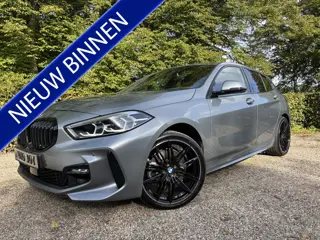 BMW 1 Serie 120i Executive Edition | M-Sport Pakket | Leder | Slechts 13.000 km.