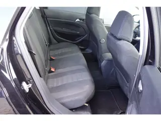 Foto 16 van Peugeot 308 SW 1.6 BlueHDI Blue Lease Executive Pack