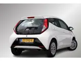 Foto 27 van Toyota Aygo 1.0 VVT-i X-Play, Navi, Camera, LED  speed limiter.