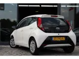 Foto 24 van Toyota Aygo 1.0 VVT-i X-Play, Navi, Camera, LED  speed limiter.