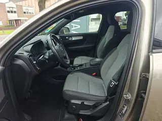 Foto 18 van Volvo XC40 T3 Momentum Pro | Rijklaarprijs | Trekhaak | Automaat |