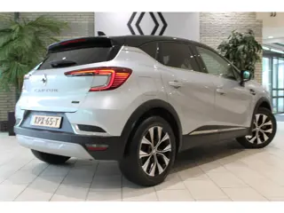 Foto 13 van Renault Captur 1.6 E-Tech Hybrid 145 Techno | automaat | hybride | achteruitrijcamera